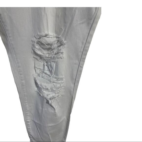 Almost Famous White Distressed Jeans Plus Size 20 Front & Back Pockets NEW - Picture 5 of 7